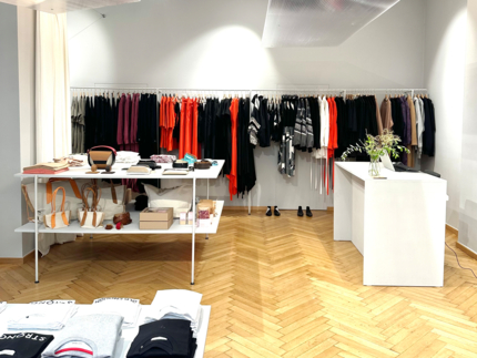 Select Store